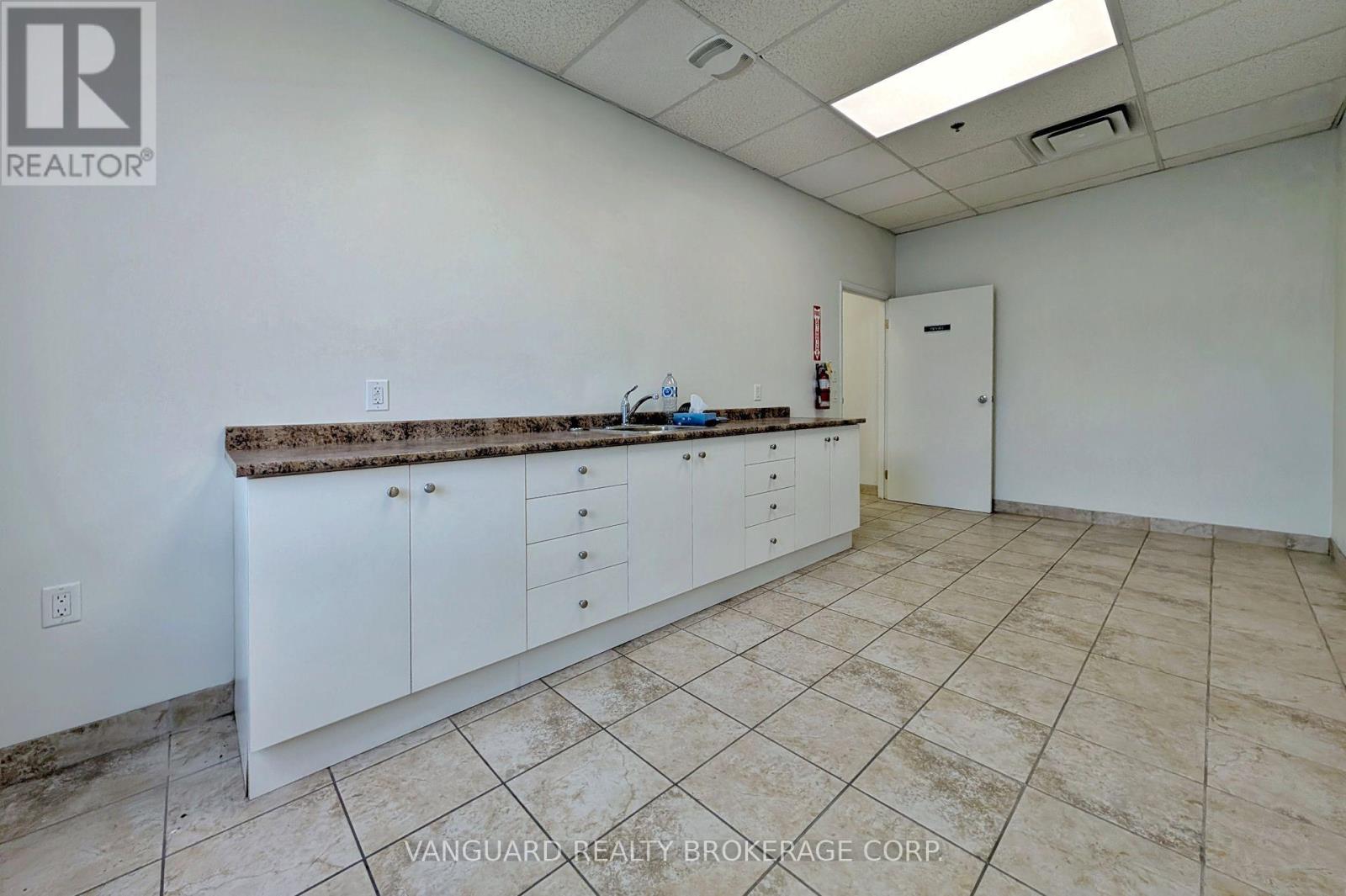 Photo 14 of 3 4 63 Medulla Avenue, Toronto ON