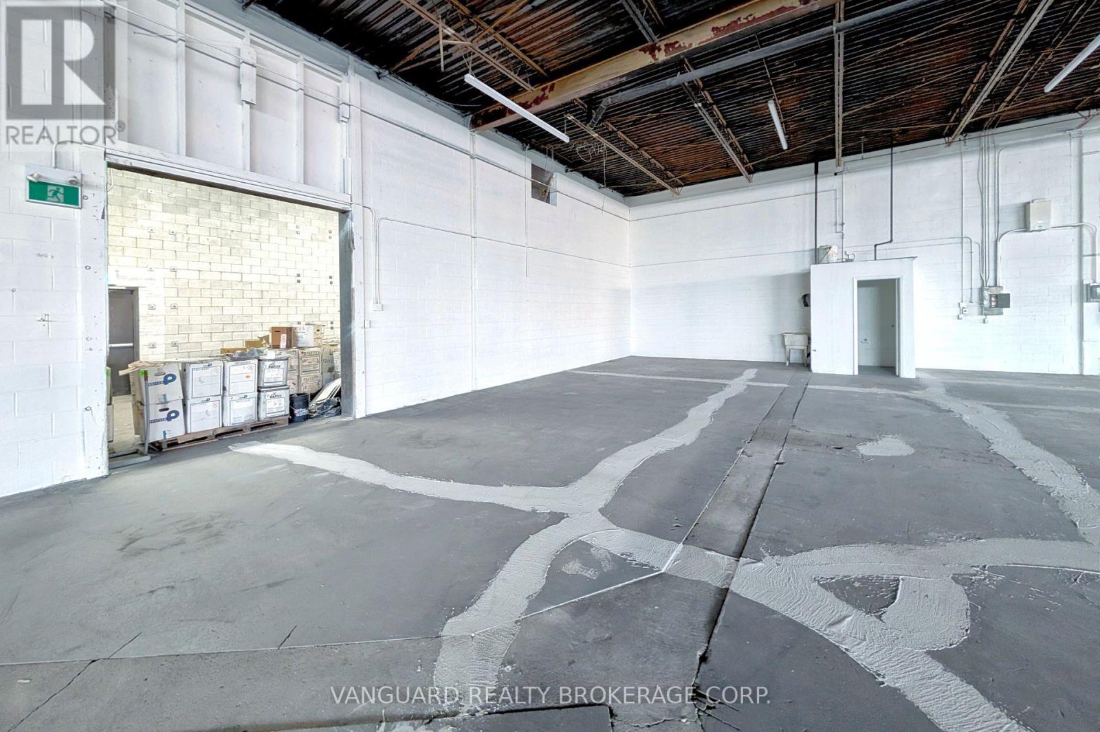 Photo 25 of 3 4 63 Medulla Avenue, Toronto ON