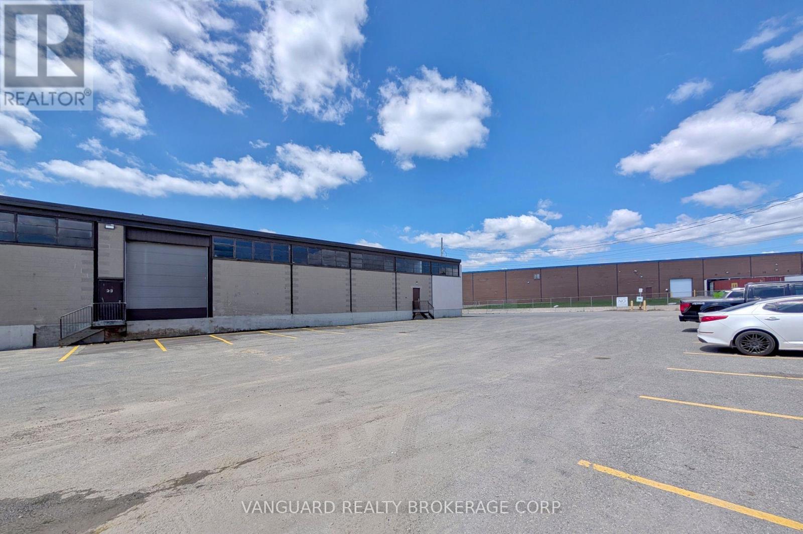 Photo 4 of 3 4 63 Medulla Avenue, Toronto ON