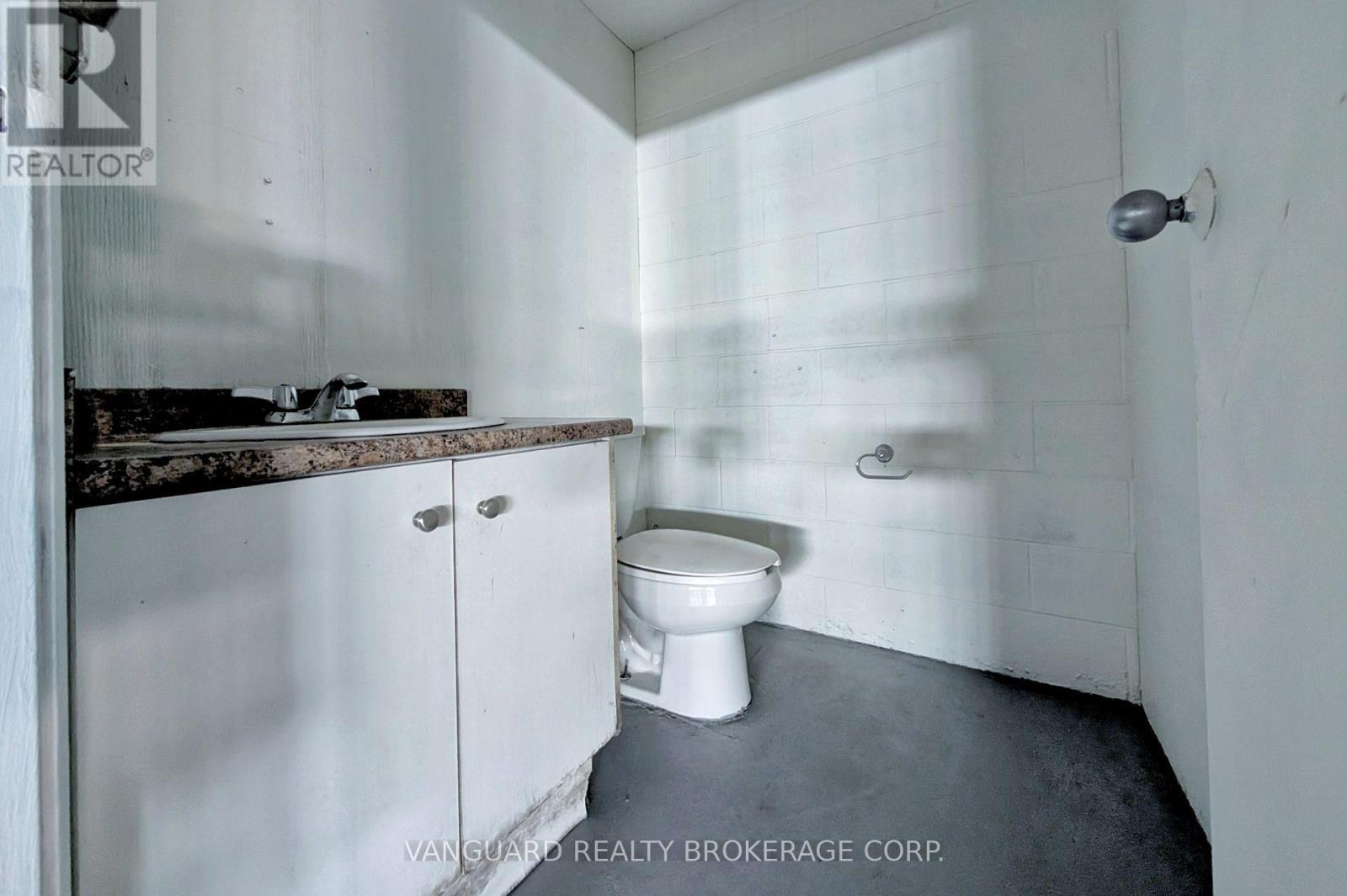 Photo 27 of 3 4 63 Medulla Avenue, Toronto ON