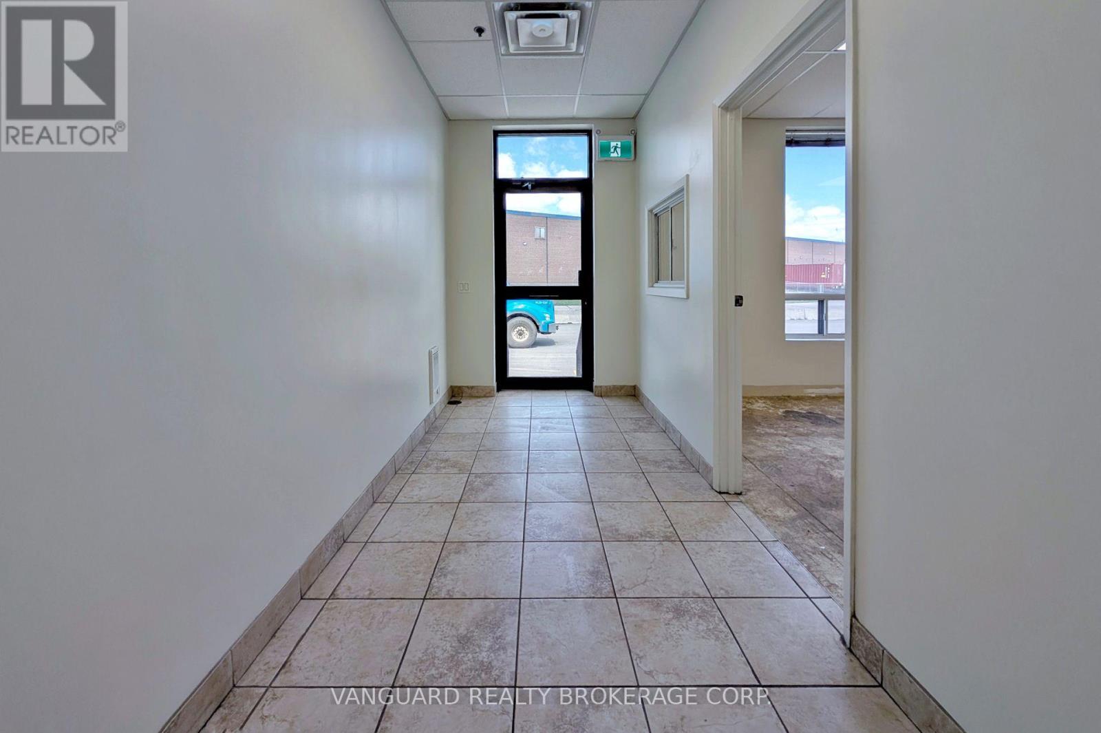 Photo 6 of 3 4 63 Medulla Avenue, Toronto ON