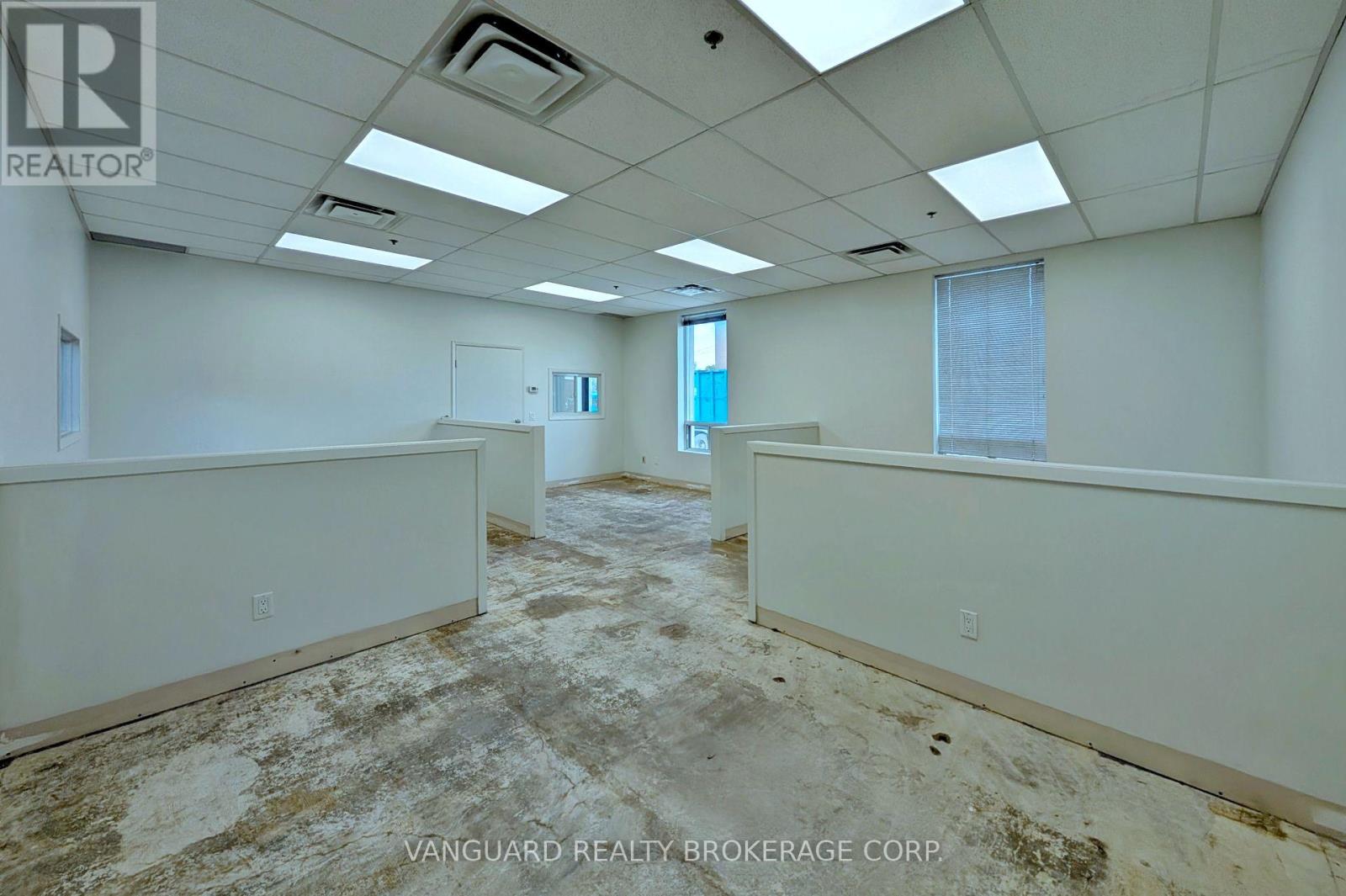 Photo 9 of 3 4 63 Medulla Avenue, Toronto ON