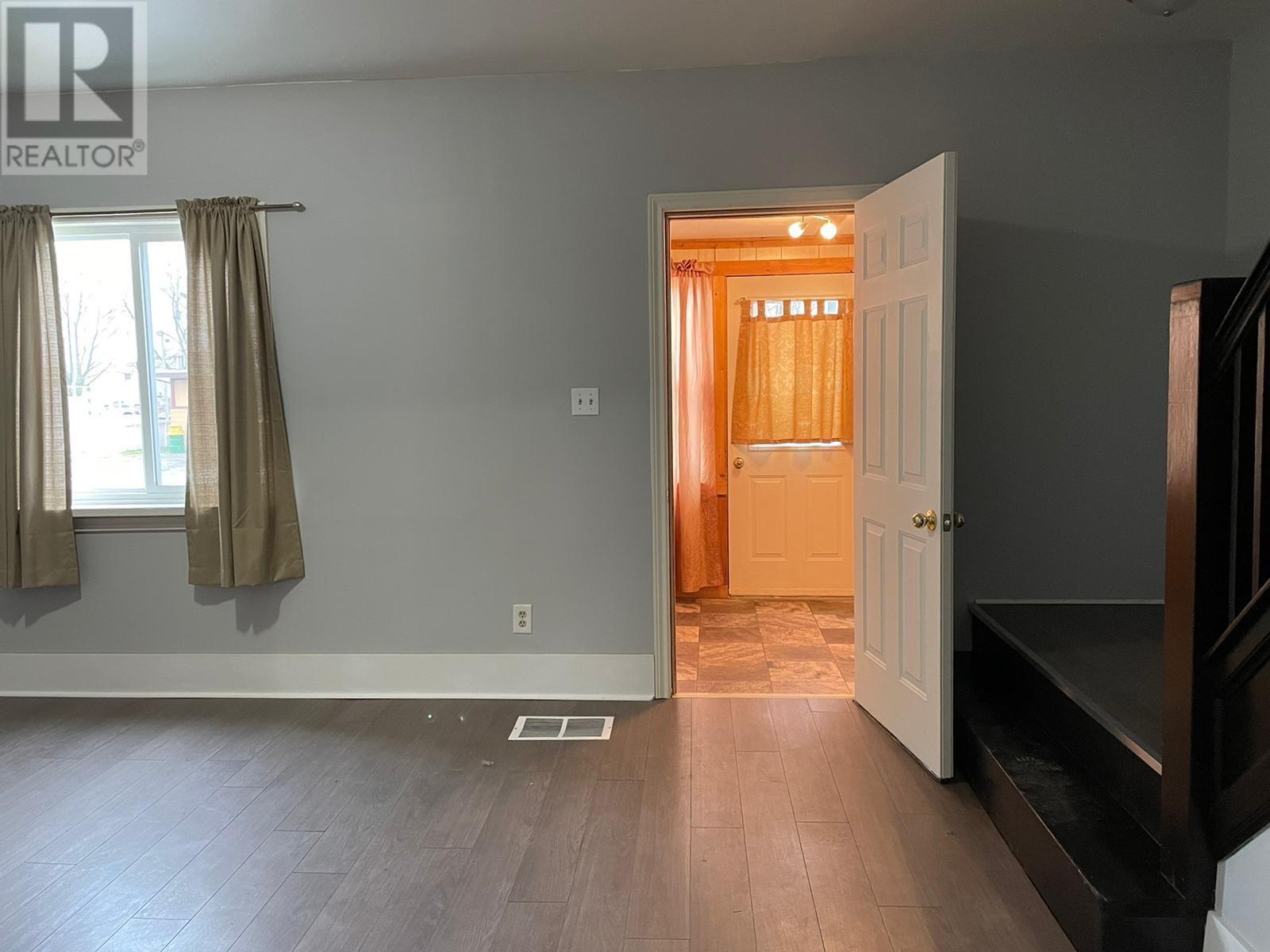 Photo 10 of 144 Central Park Ave, Sault Ste Marie ON