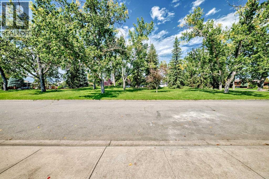 Single Family House Bungalow for Sale in  Lake Arrow Green SE Lake Bonavista Calgary 