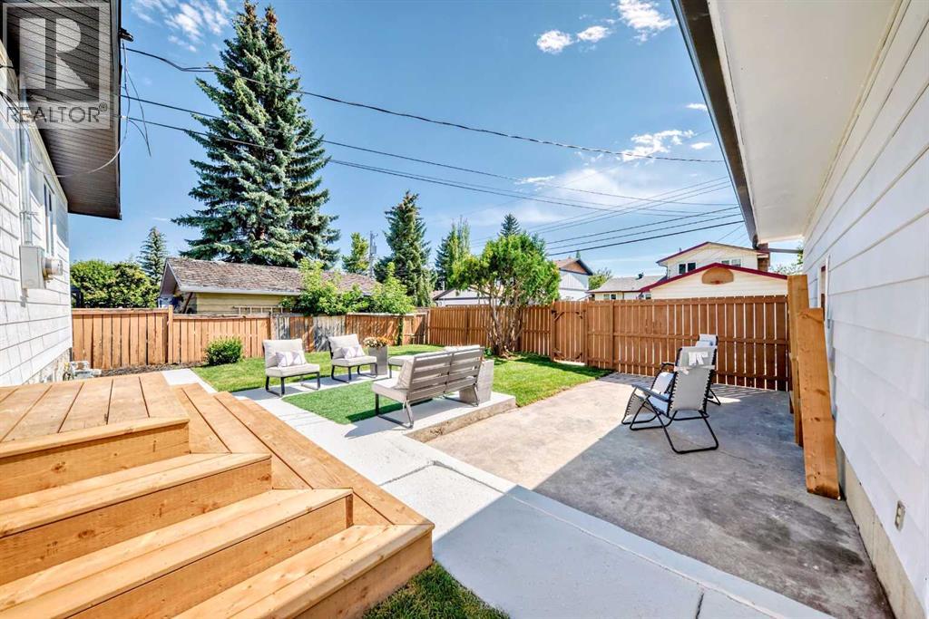 Single Family House Bungalow for Sale in  Lake Arrow Green SE Lake Bonavista Calgary 