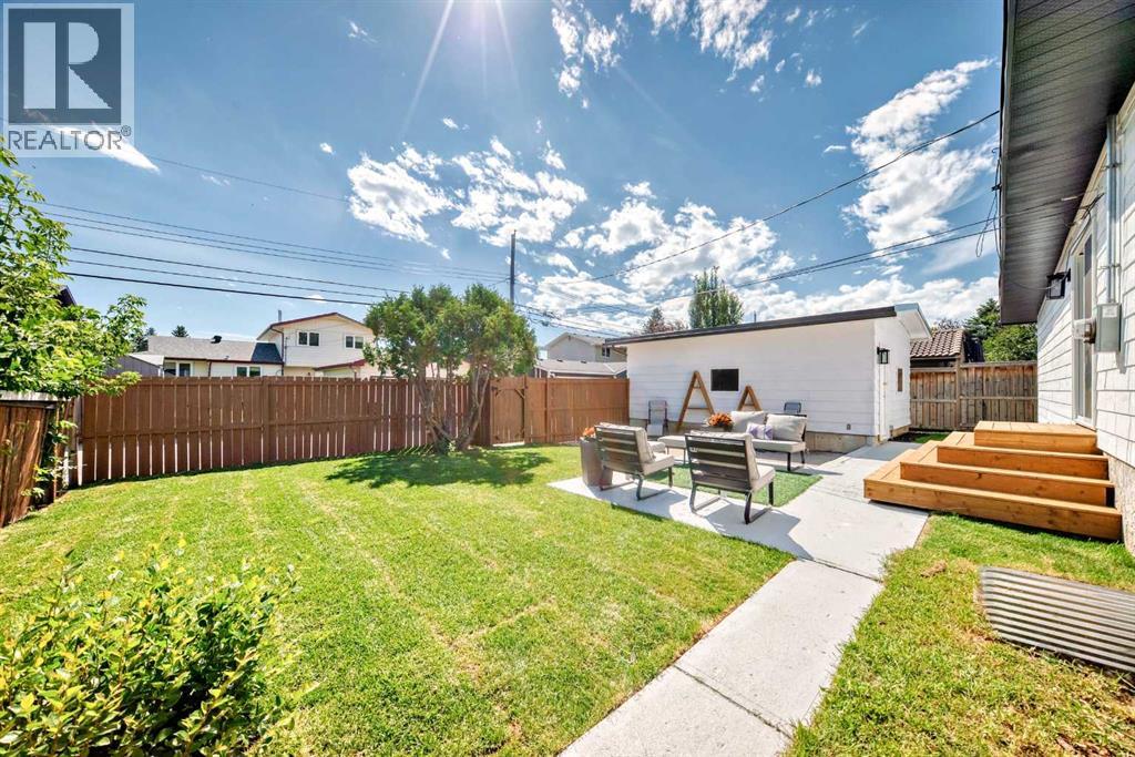 Single Family House Bungalow for Sale in  Lake Arrow Green SE Lake Bonavista Calgary 