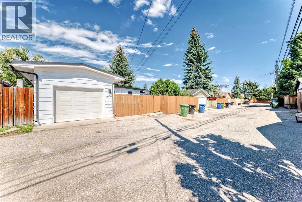 Single Family House Bungalow for Sale in  Lake Arrow Green SE Lake Bonavista Calgary 