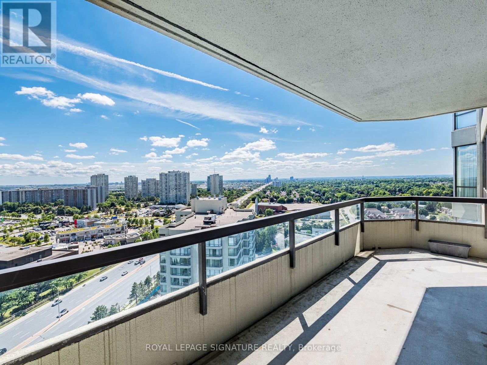 Photo 13 of 2204 24 Hanover Road, Brampton ON