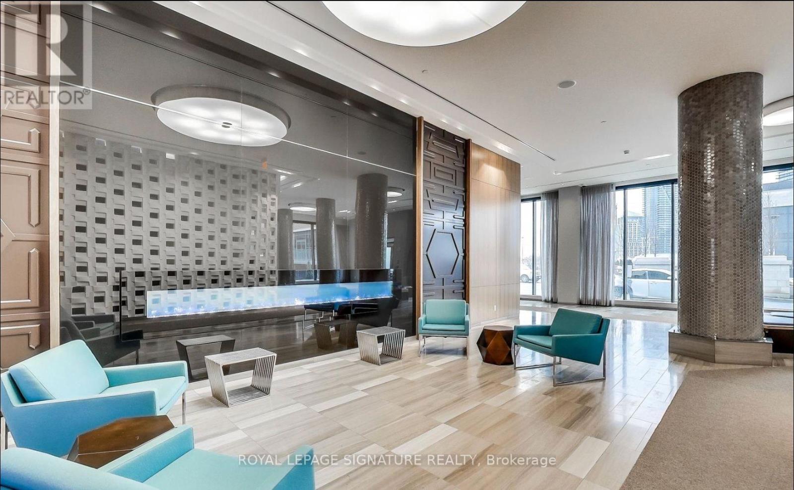 Photo 5 of 3102 36 Park Lawn Road, Toronto ON