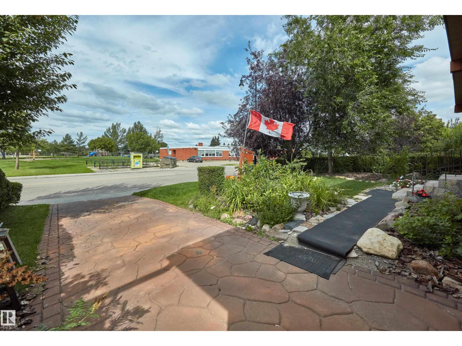 Photo 20 of 11339 54 Av Nw, Edmonton AB