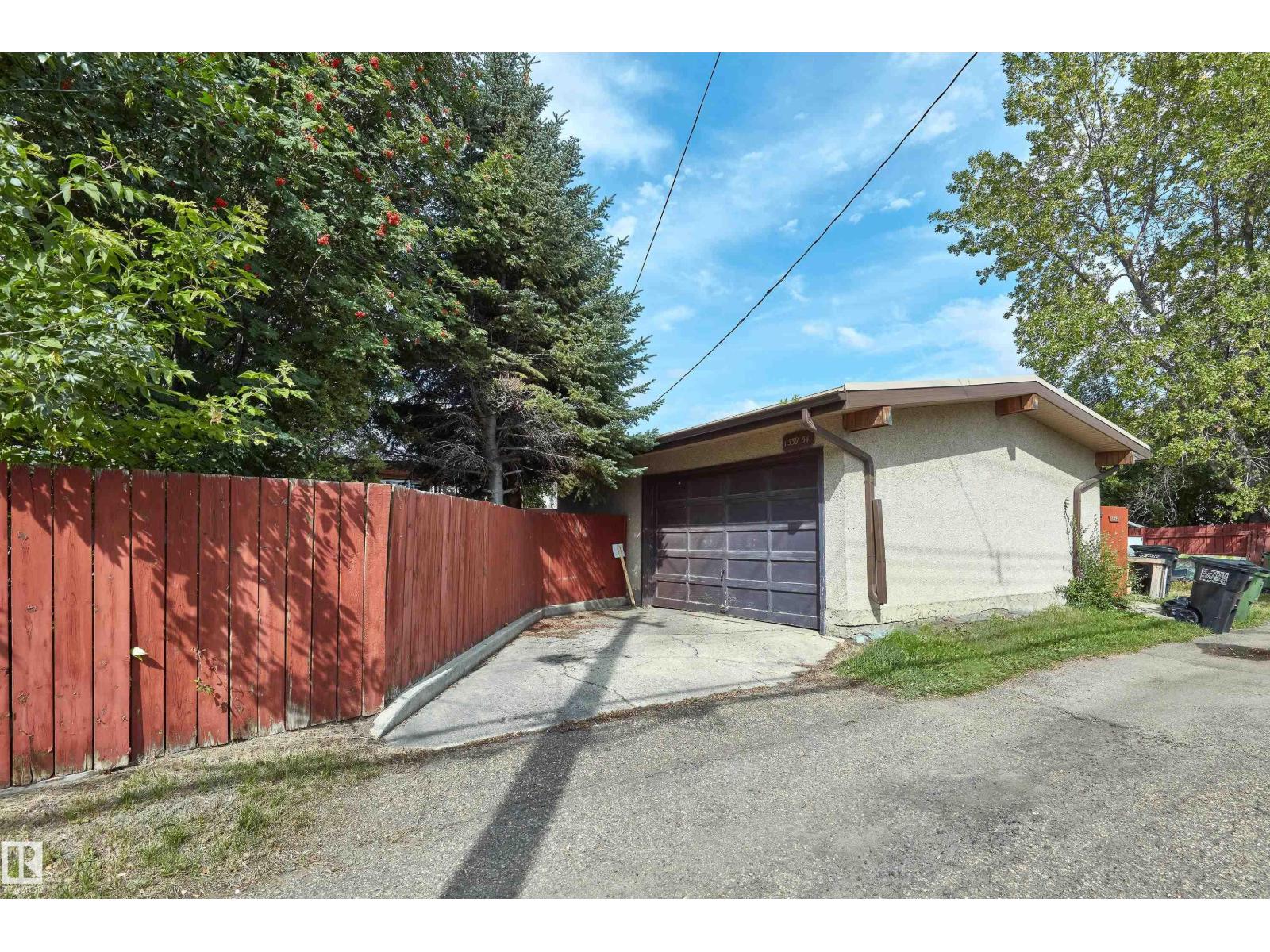 Photo 1 of 11339 54 Av Nw, Edmonton AB