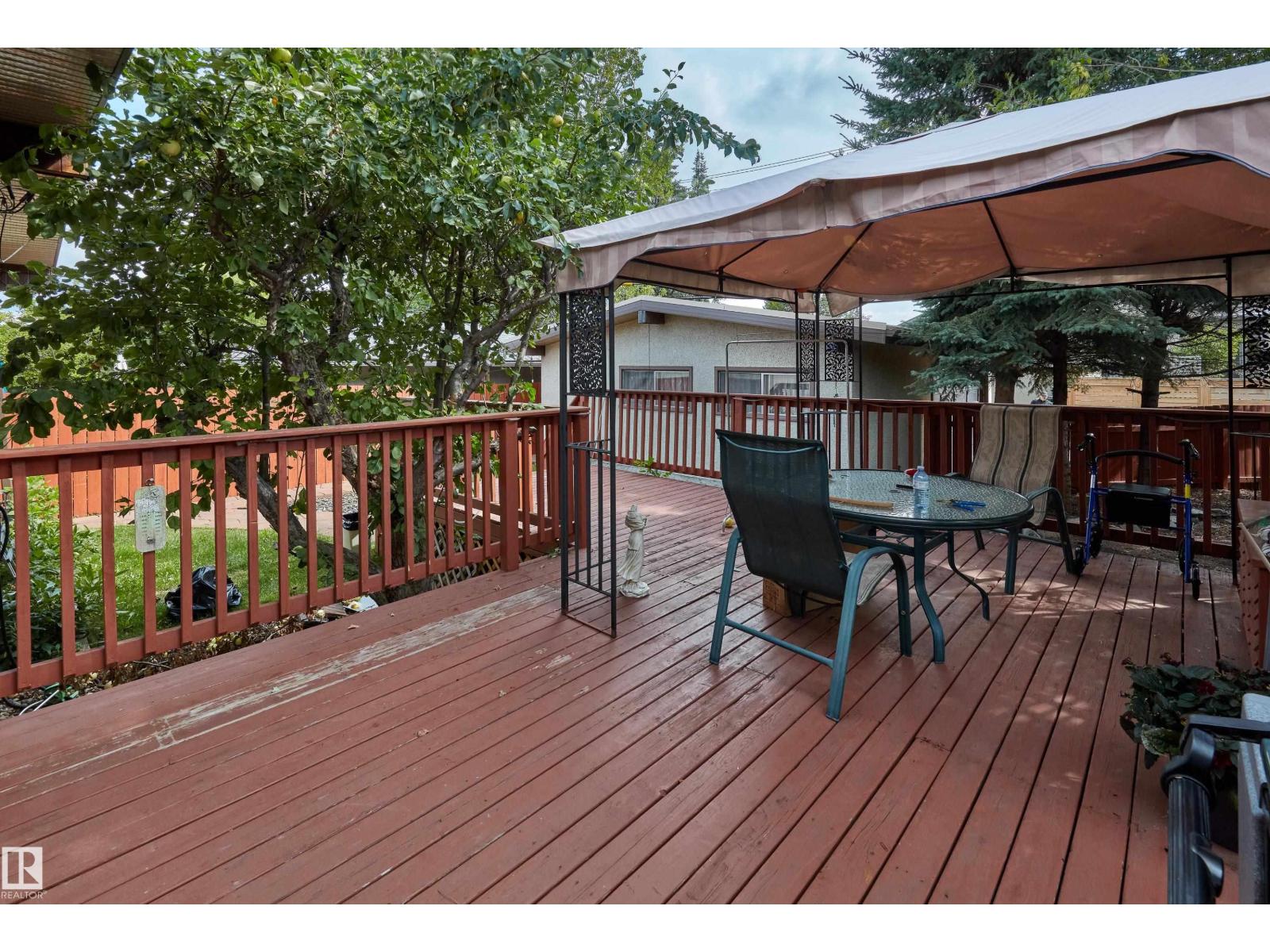 Photo 14 of 11339 54 Av Nw, Edmonton AB