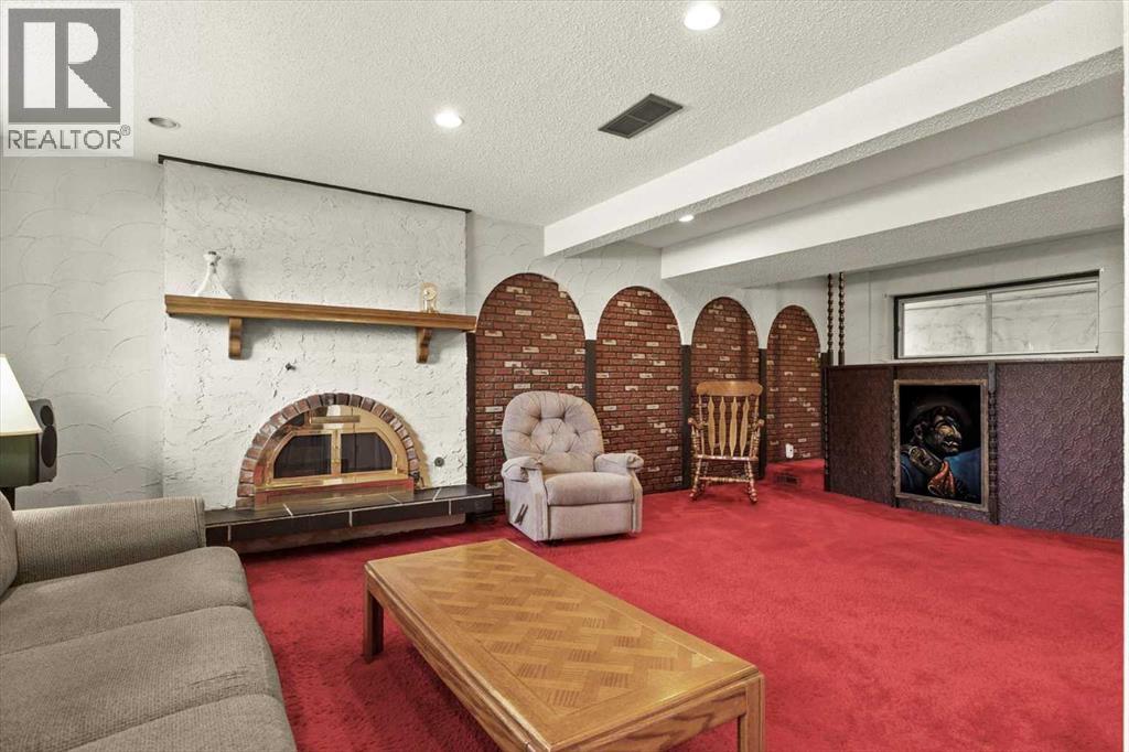 Photo 18 of 3043 Cedar Ridge Drive Sw, Calgary AB