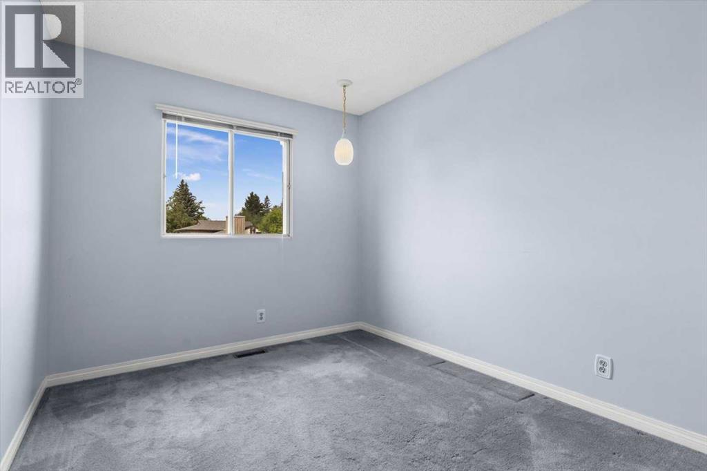 Photo 15 of 3043 Cedar Ridge Drive Sw, Calgary AB