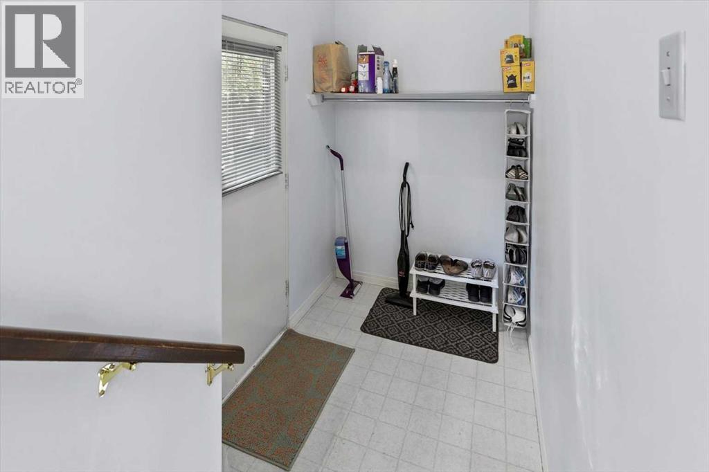 Photo 9 of 3043 Cedar Ridge Drive Sw, Calgary AB