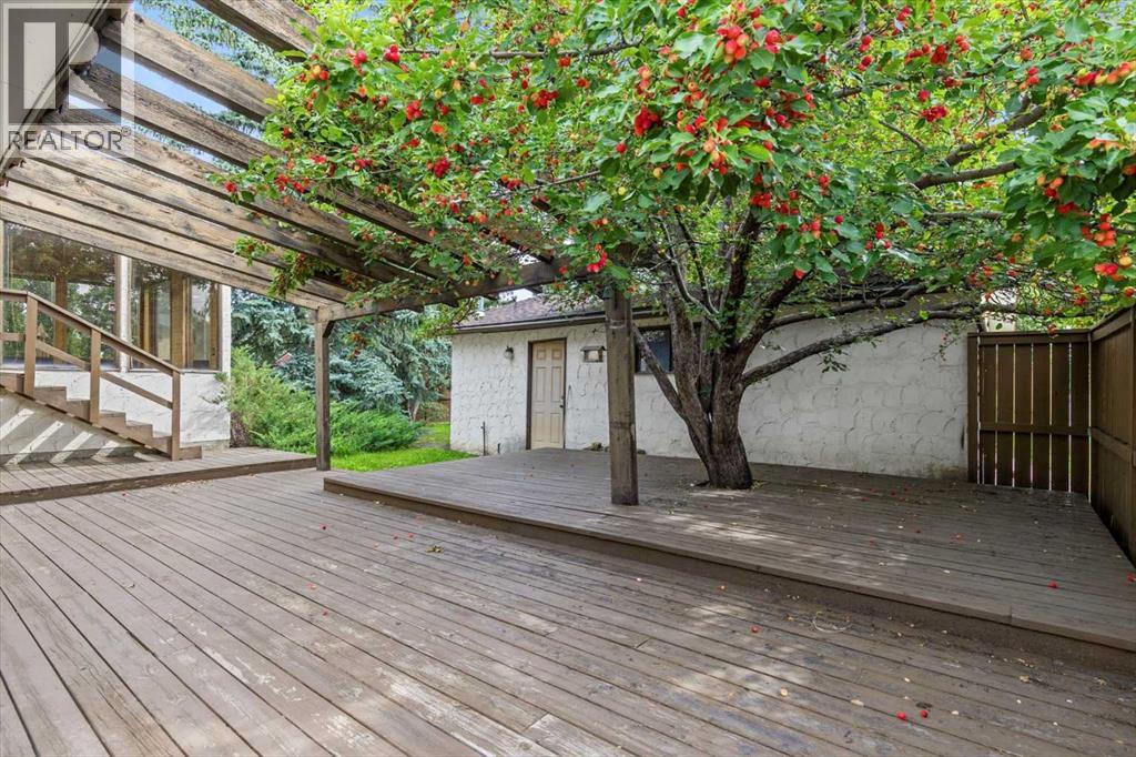 Photo 25 of 3043 Cedar Ridge Drive Sw, Calgary AB