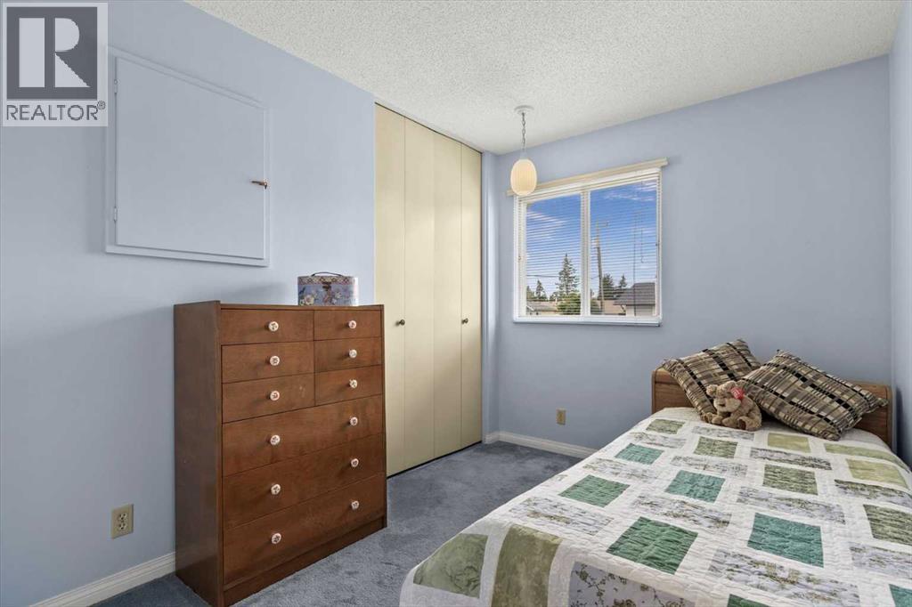 Photo 13 of 3043 Cedar Ridge Drive Sw, Calgary AB
