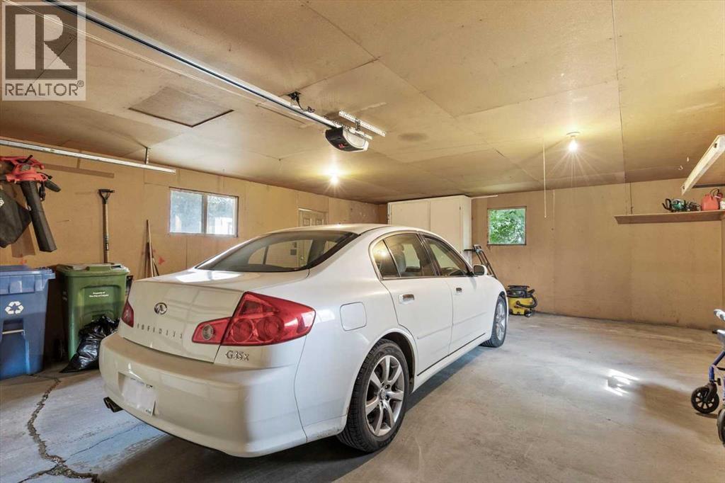 Photo 28 of 3043 Cedar Ridge Drive Sw, Calgary AB