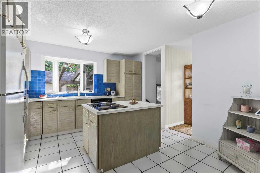Photo 6 of 3043 Cedar Ridge Drive Sw, Calgary AB