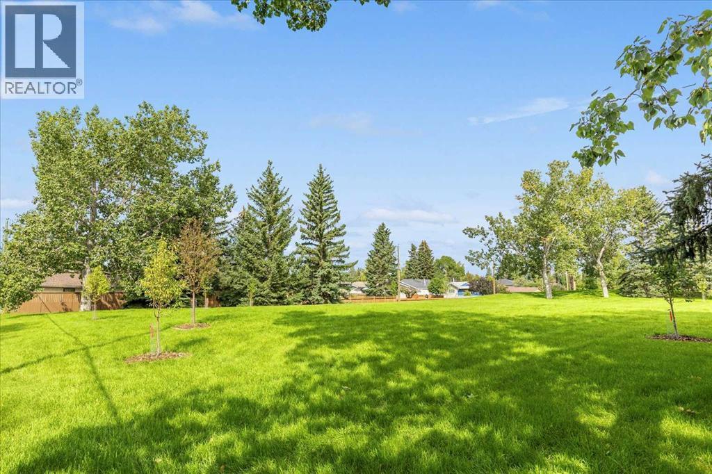 Photo 30 of 3043 Cedar Ridge Drive Sw, Calgary AB