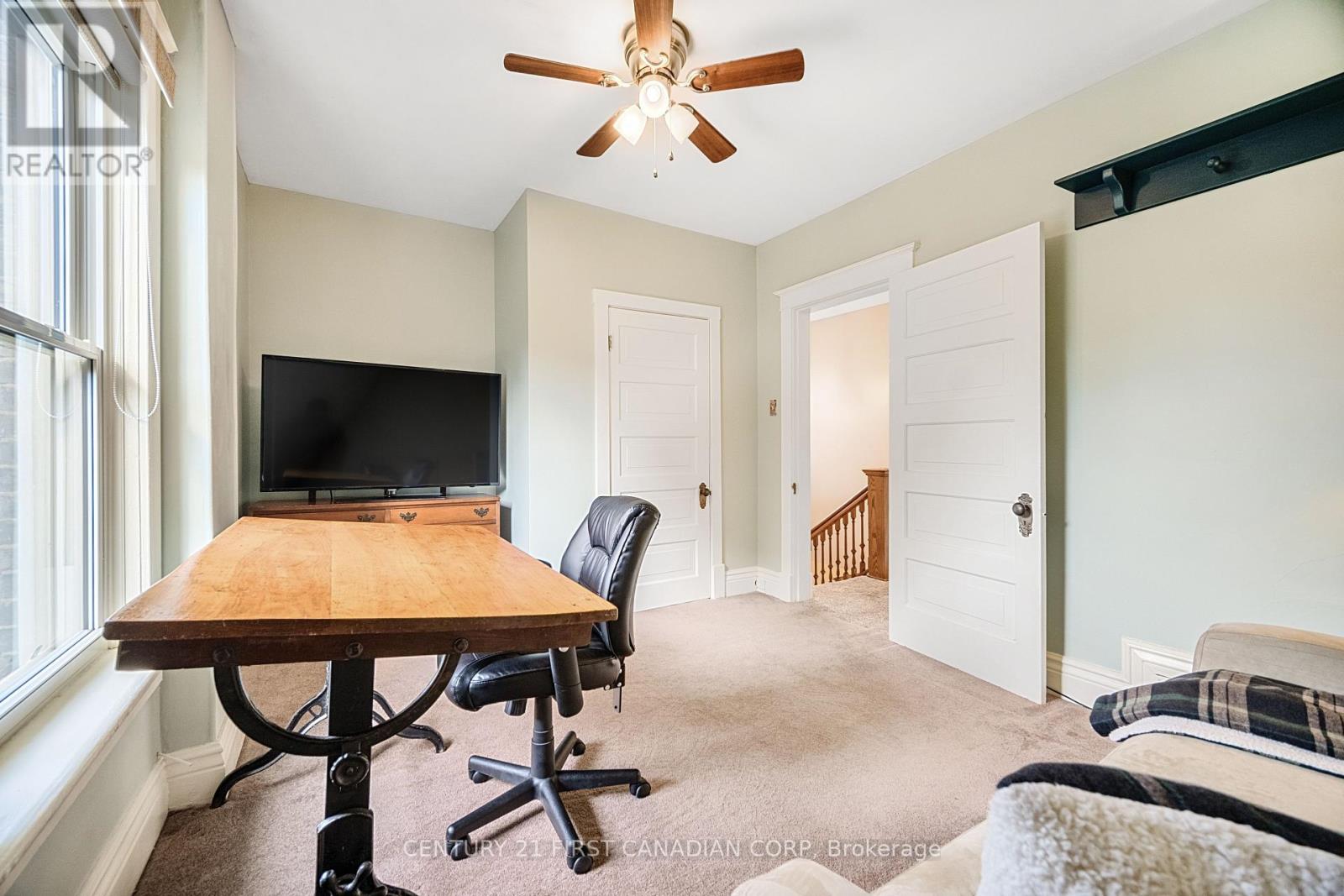 Photo 16 of 171 Mount Pleasant Avenue, London North ON