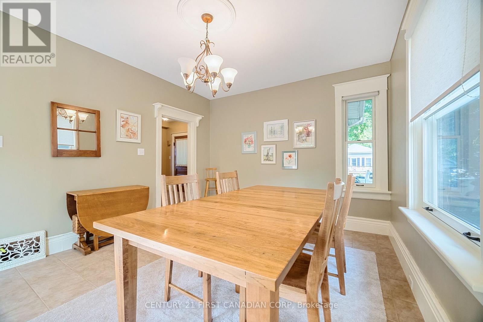 Photo 8 of 171 Mount Pleasant Avenue, London North ON