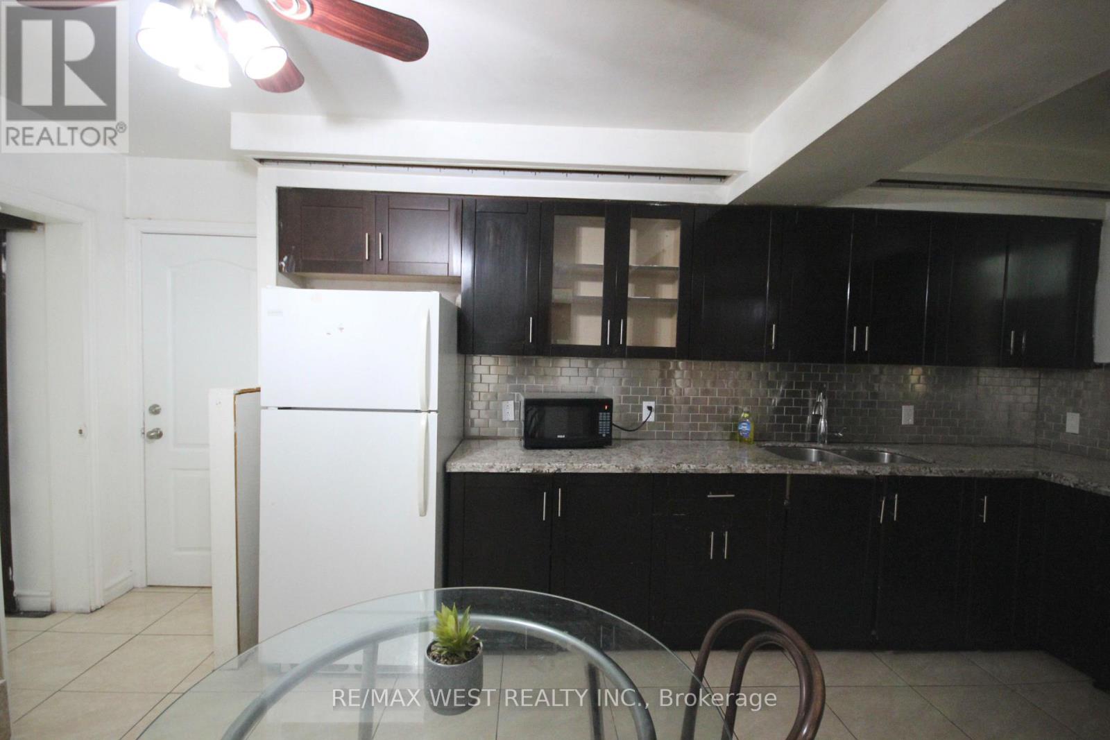 Photo 7 of 19 Lynmont Road, Toronto ON