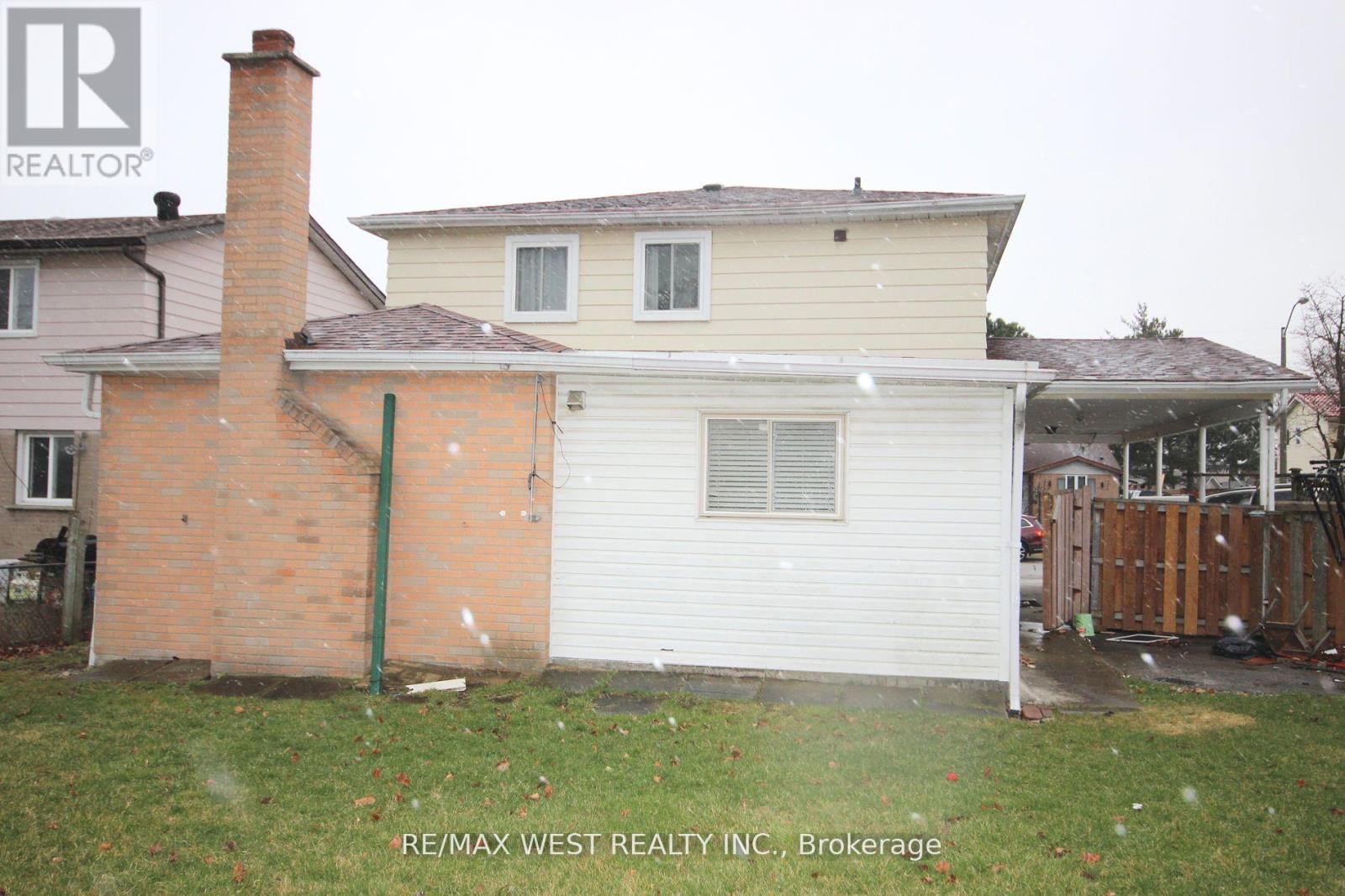 Photo 23 of 19 Lynmont Road, Toronto ON