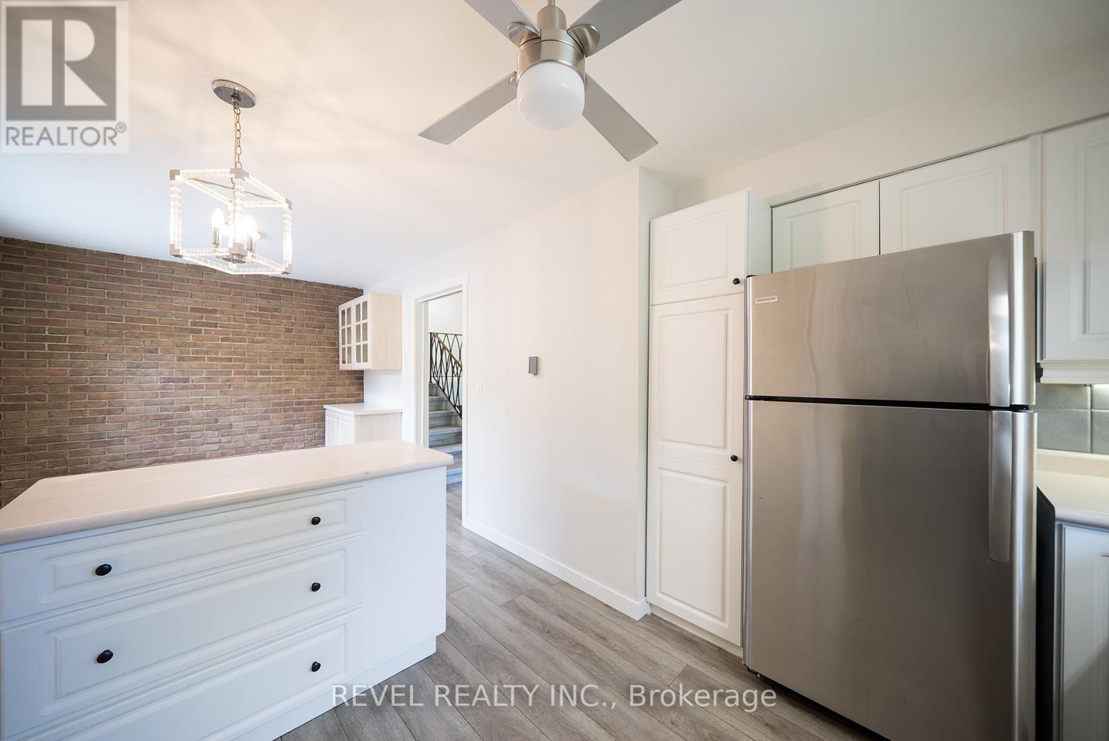 Photo 14 of 11 Glenwood Drive, Brantford ON