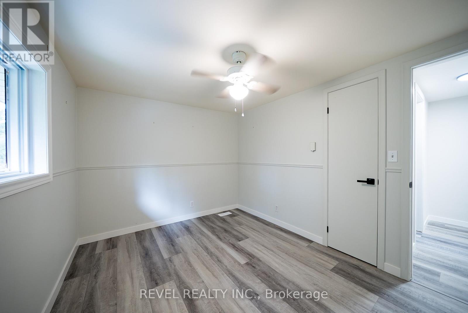 Photo 16 of 11 Glenwood Drive, Brantford ON