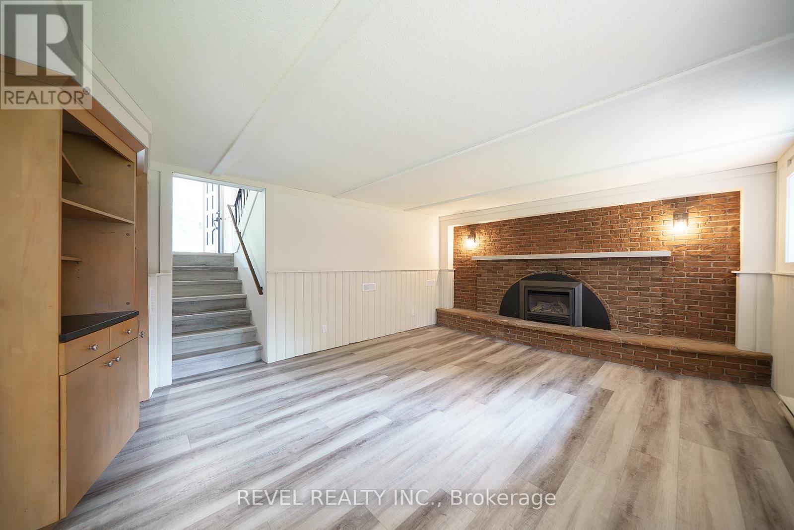 Photo 29 of 11 Glenwood Drive, Brantford ON