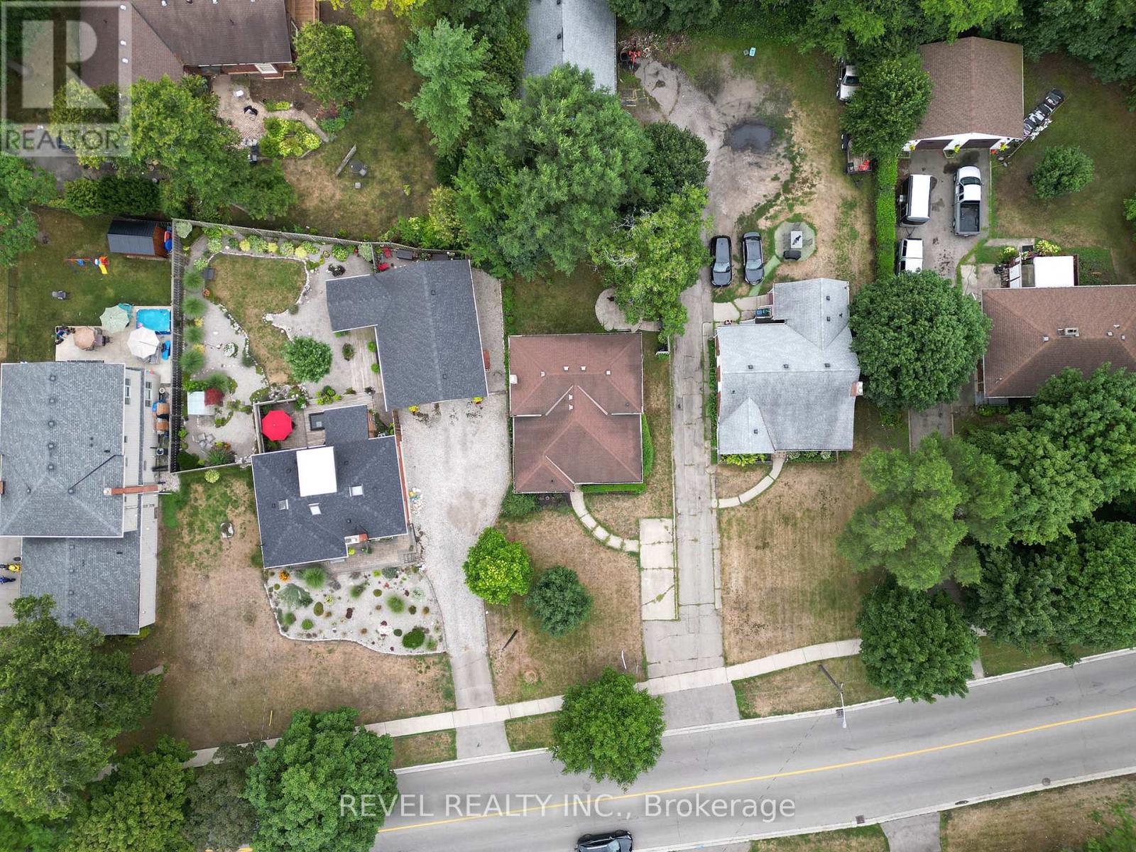 Photo 13 of 11 Glenwood Drive, Brantford ON