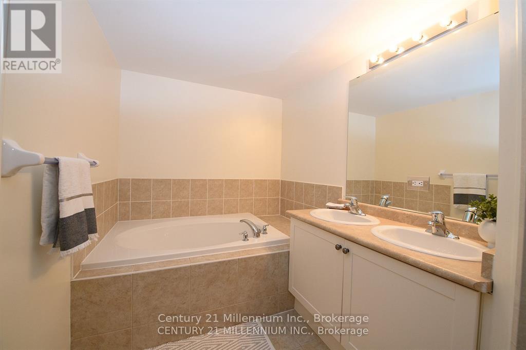 Photo 19 of 24 Joseph Trail, Collingwood ON