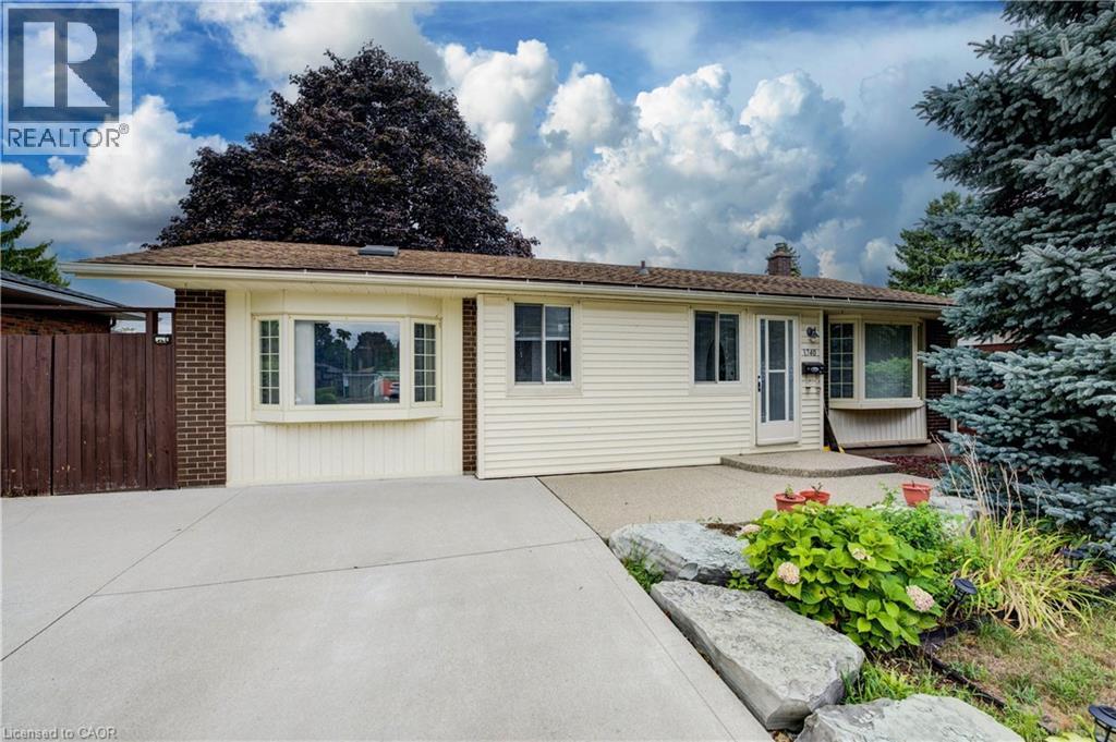 Photo 9 of 1740 Holley Crescent, Cambridge ON