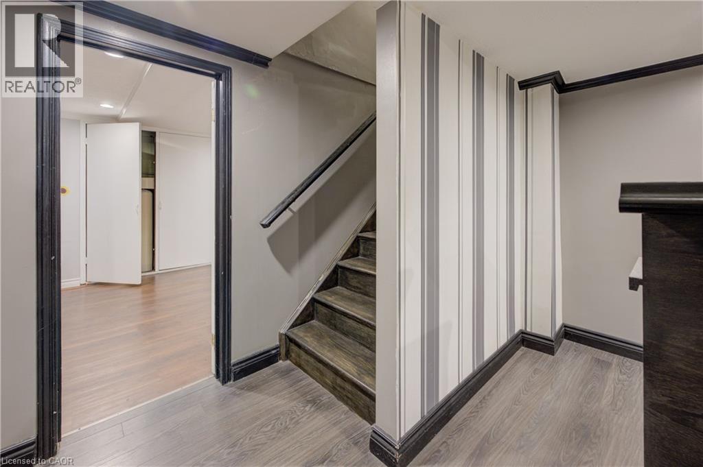 Photo 3 of 1740 Holley Crescent, Cambridge ON