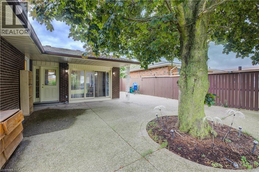 Photo 10 of 1740 Holley Crescent, Cambridge ON