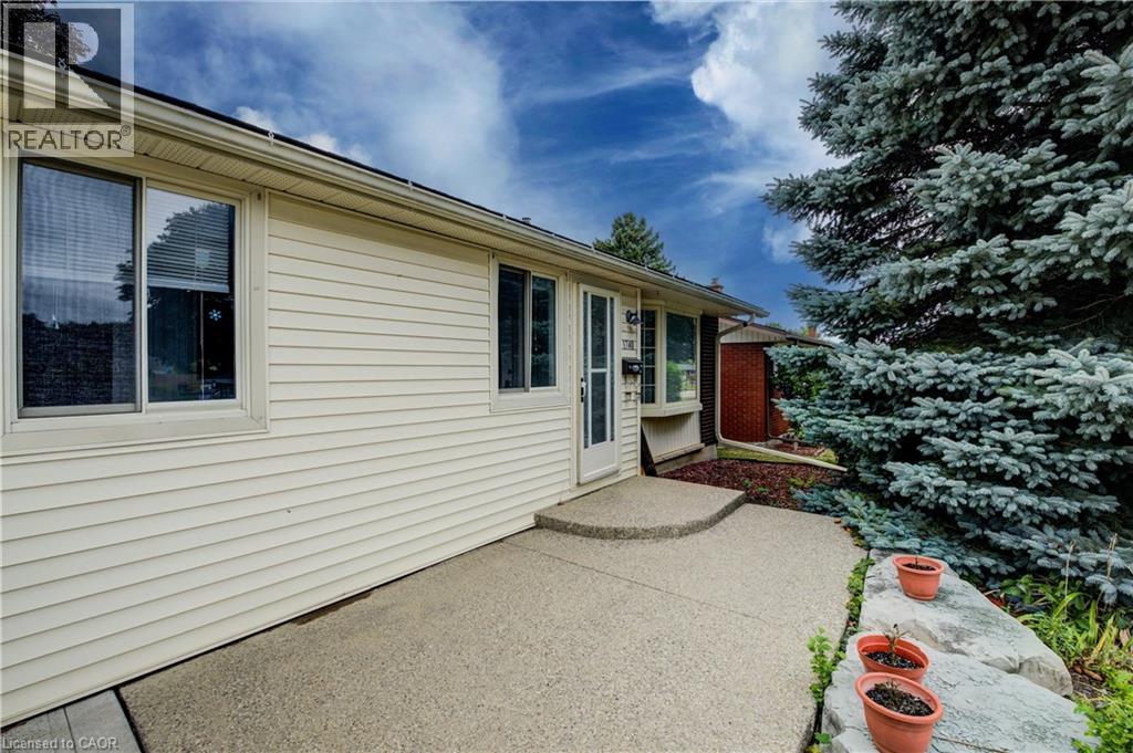 Photo 11 of 1740 Holley Crescent, Cambridge ON