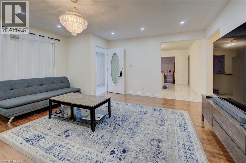 Photo 12 of 1740 Holley Crescent, Cambridge ON