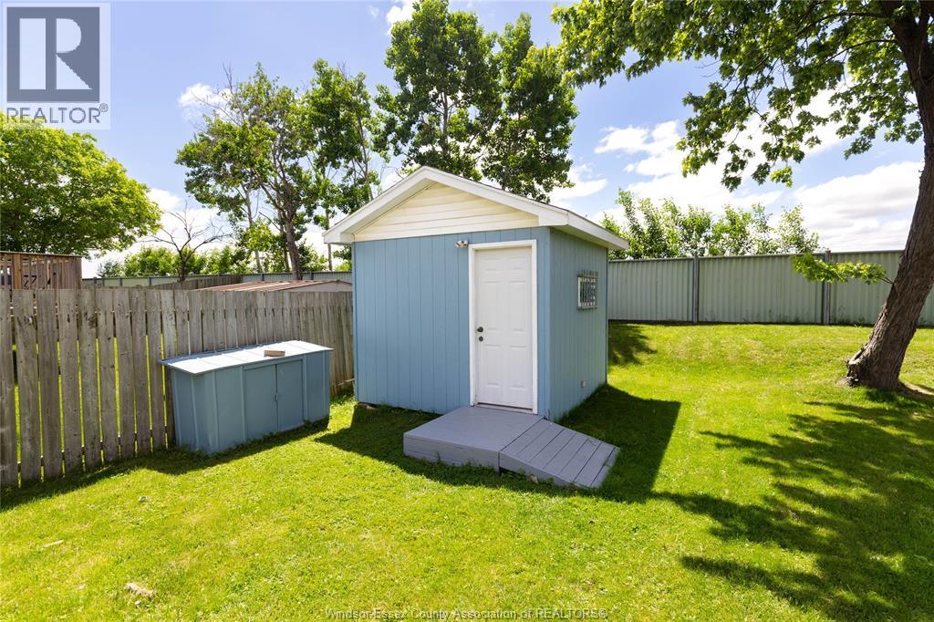 Photo 8 of 3526 Hemlock, Windsor ON