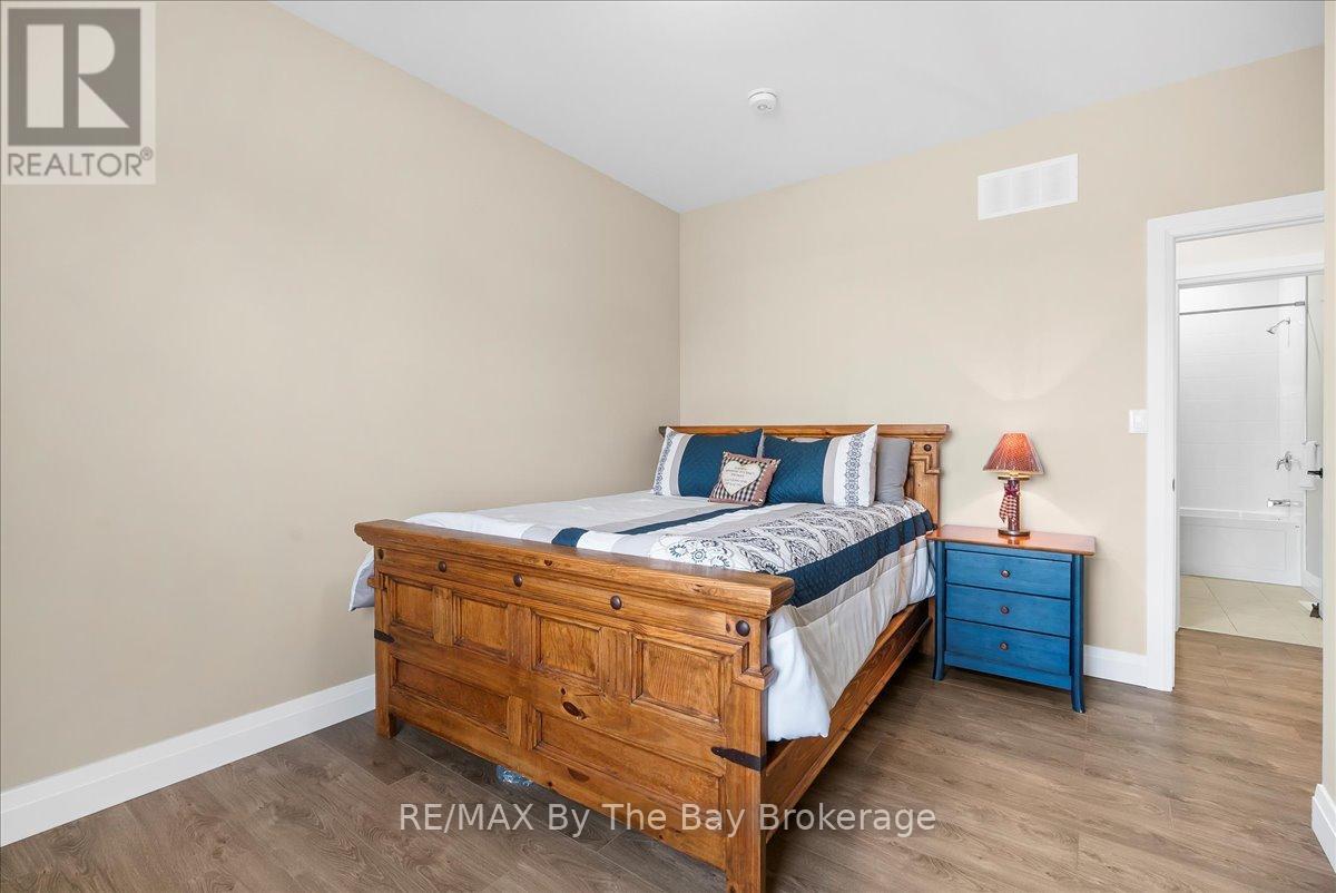Photo 28 of 146 Mary Street, Clearview ON