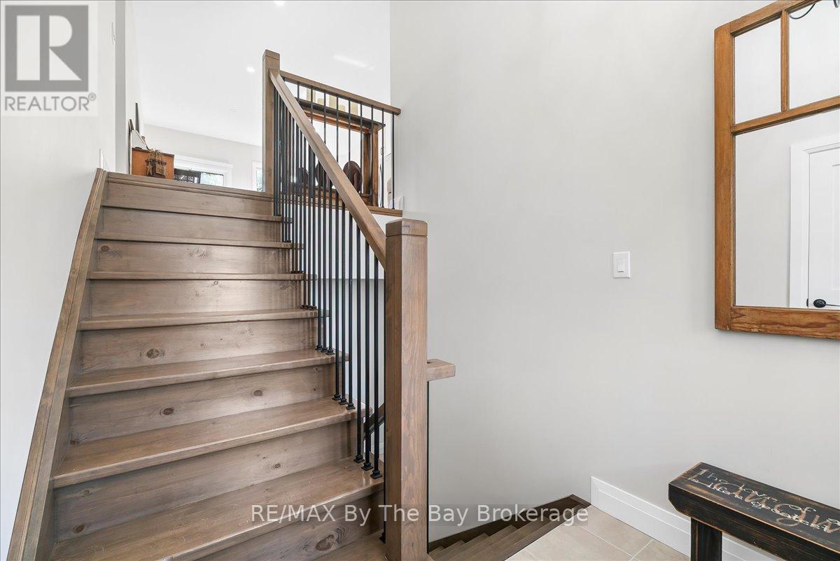 Photo 32 of 146 Mary Street, Clearview ON