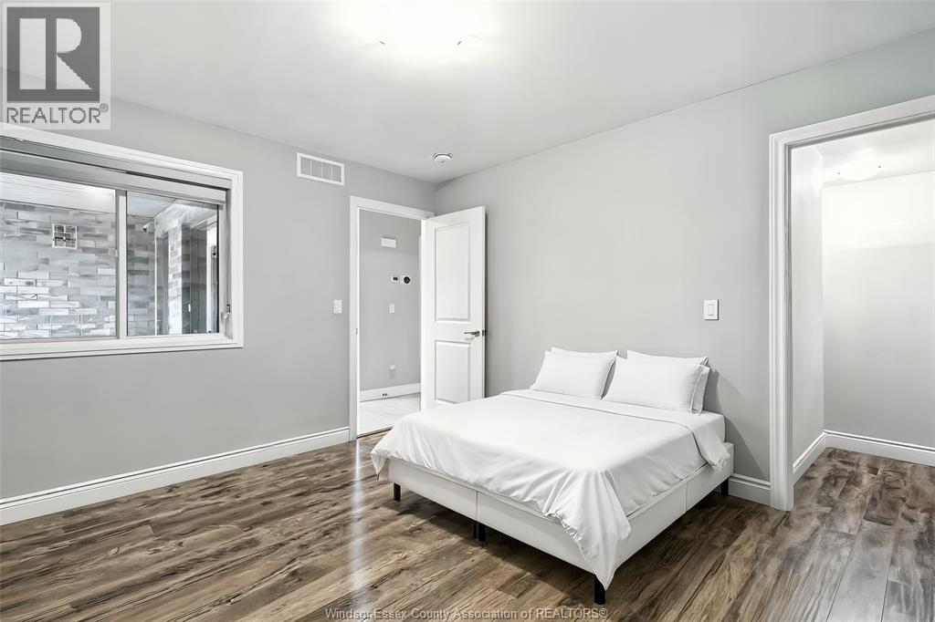 Photo 4 of 3538 Hallee Crescent, Windsor ON