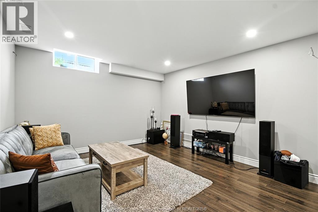 Photo 12 of 3538 Hallee Crescent, Windsor ON