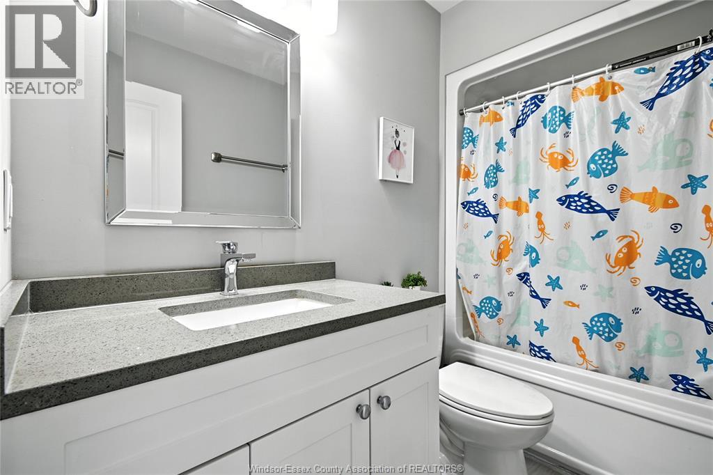 Photo 6 of 3538 Hallee Crescent, Windsor ON