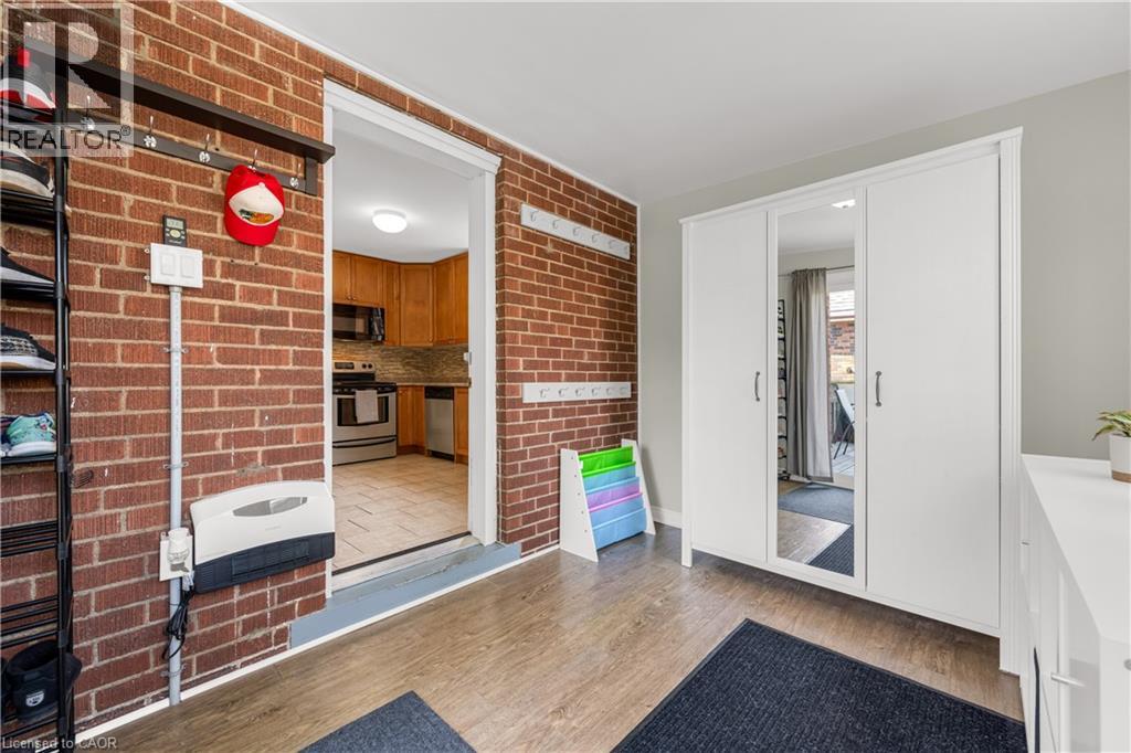 Photo 2 of 150 Garside Avenue S, Hamilton ON