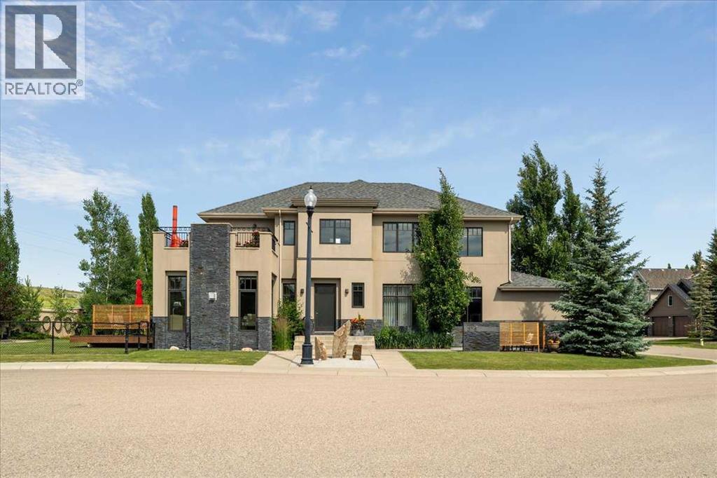 Photo 2 of 374 Discovery Ridge Way Sw, Calgary AB