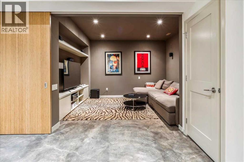Photo 33 of 374 Discovery Ridge Way Sw, Calgary AB