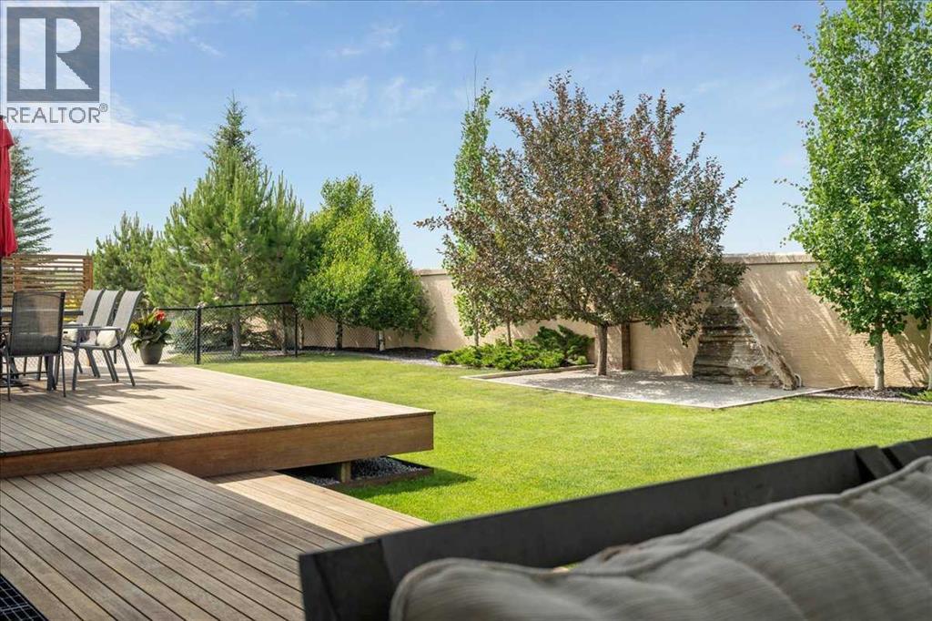Photo 43 of 374 Discovery Ridge Way Sw, Calgary AB