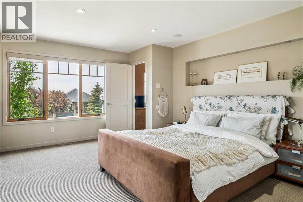 Photo 22 of 374 Discovery Ridge Way Sw, Calgary AB