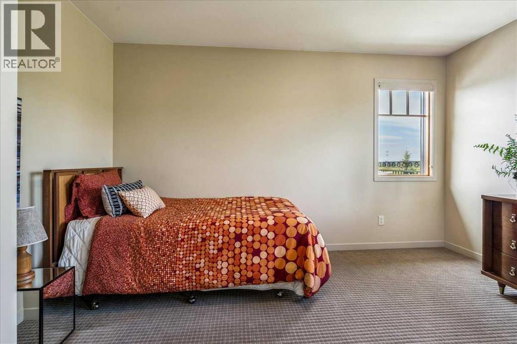 Photo 29 of 374 Discovery Ridge Way Sw, Calgary AB